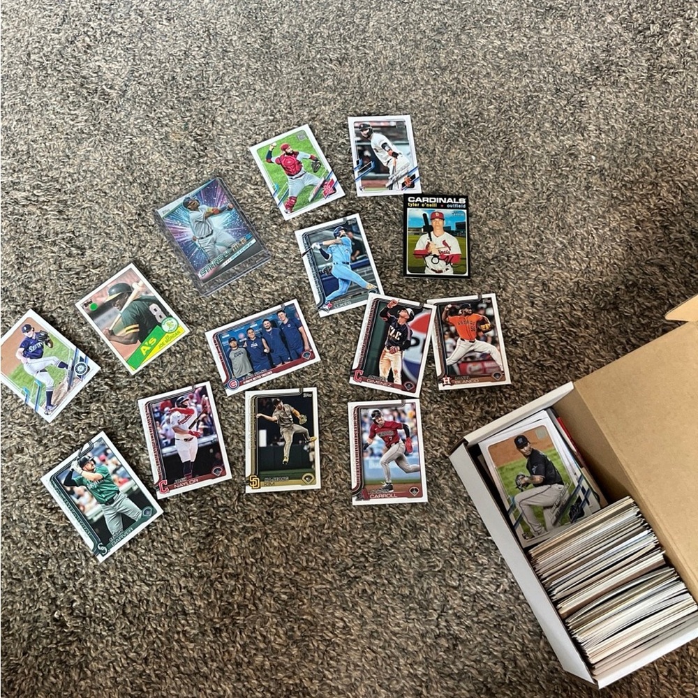 Sportscard Lot -Baseball Stars, Rookies, HOFers and Inserts